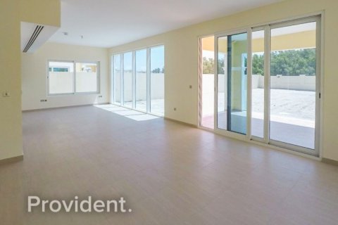 Villa en Jumeirah Park, Dubai, 4 dormitorios, № 1520 - foto 11