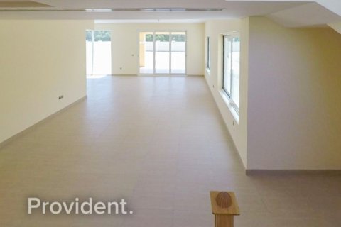 Villa en Jumeirah Park, Dubai, 4 dormitorios, № 1520 - foto 9