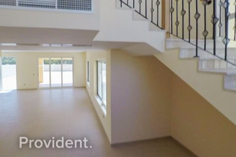 Villa en Jumeirah Park, Dubai, 4 dormitorios, № 1520 - foto 15