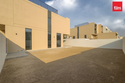 Villa in Dubai 4 bedrooms, 372.8 sq.m. № 55746 - photo 1