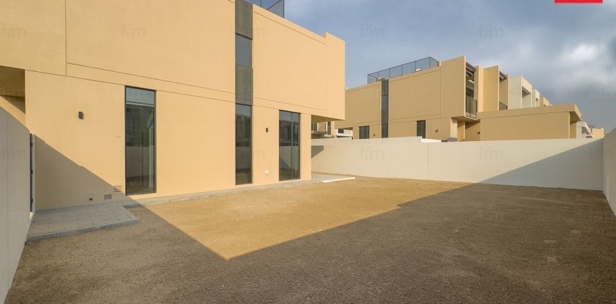 Villa in Dubai 4 bedrooms, 372.8 sq.m. № 55746