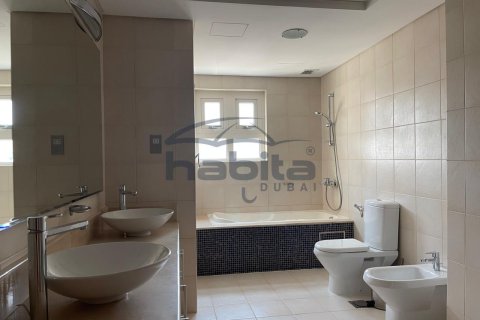 Снять в аренду квартиру в Shoreline Apartments, Пальма Джумейра, Дубай: 2 спальни, 191.8м², № 7669 - фото 9