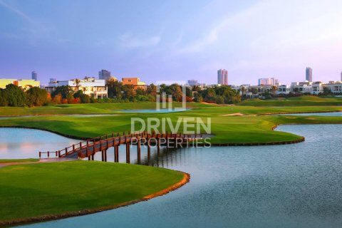 Apartment in Emirates Hills, Dubai 3 bedrooms, 177 sq.m. № 19755 - photo 6