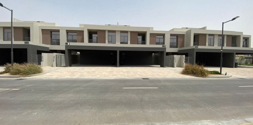 Villa in Dubai 4 bedrooms, 255.4 sq.m. № 49931