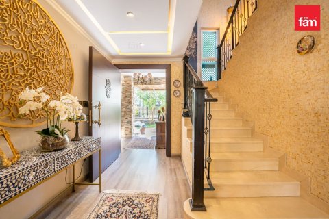 Villa in Jumeirah Park, Dubai 3 bedrooms, 679.9 sq.m. № 49930 - photo 15
