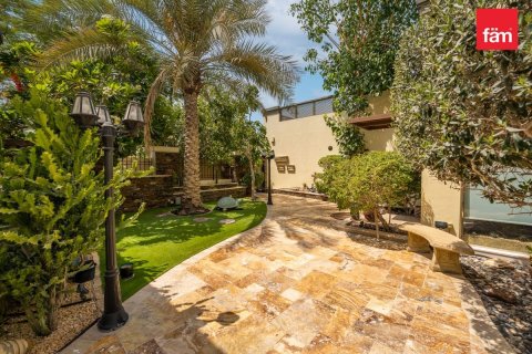 Villa in Jumeirah Park, Dubai 3 bedrooms, 679.9 sq.m. № 49930 - photo 27