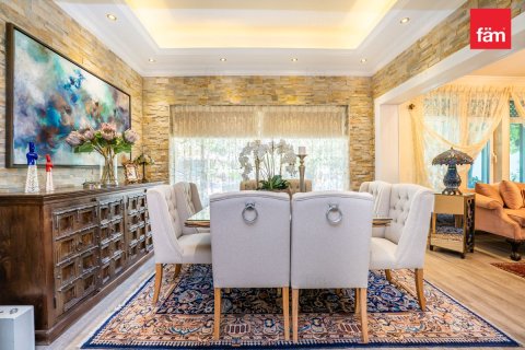 Villa in Jumeirah Park, Dubai 3 bedrooms, 679.9 sq.m. № 49930 - photo 10