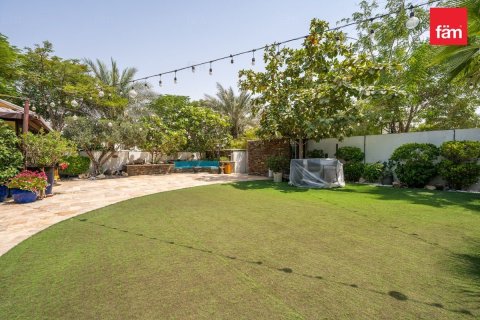 Villa in Jumeirah Park, Dubai 3 bedrooms, 679.9 sq.m. № 49930 - photo 12