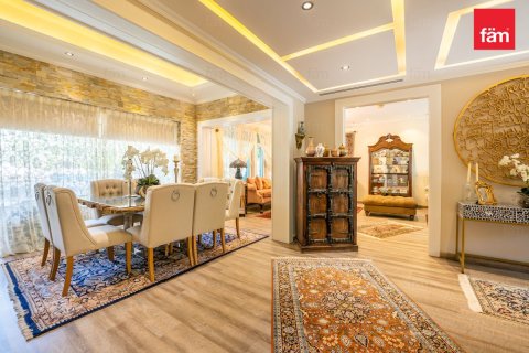 Villa in Jumeirah Park, Dubai 3 bedrooms, 679.9 sq.m. № 49930 - photo 2