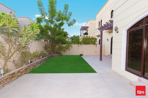 Townhouse in Dubai 4 bedrooms, 297.7 sq.m. № 49918 - photo 18