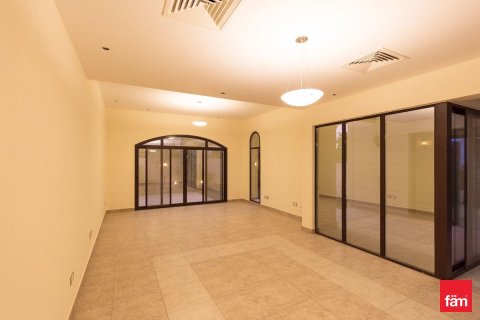 Townhouse in Dubai 4 bedrooms, 297.7 sq.m. № 49918 - photo 5
