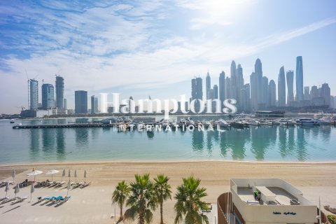 Apartment in Dubai Harbour, Dubai 3 bedrooms, 177.869 sq.m. № 113048