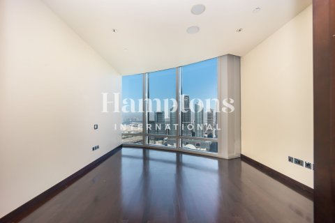 Apartment in Burj Khalifa, Dubai 2 bedrooms, 165.17967594 sq.m. № 113041 - photo 23