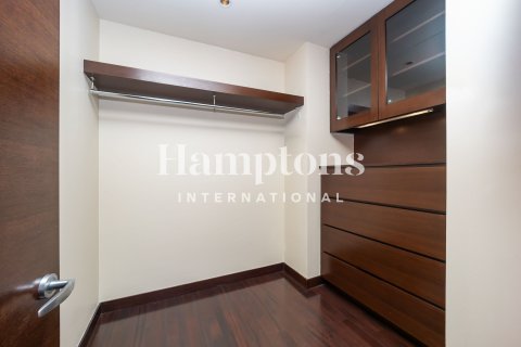 Apartment in Burj Khalifa, Dubai 2 bedrooms, 165.17967594 sq.m. № 113041 - photo 13