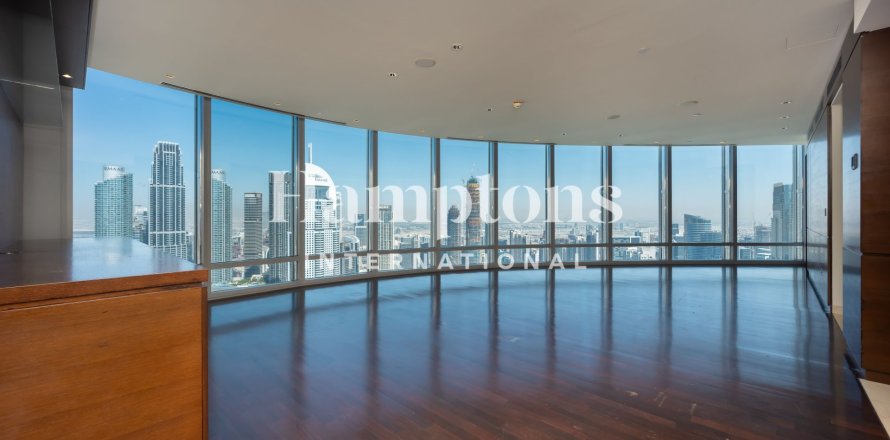Apartment in Burj Khalifa, Dubai 2 bedrooms, 165.18 sq.m. № 113041