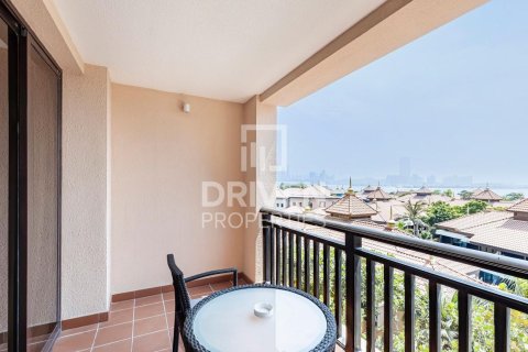 Apartment in The Crescent, Palm Jumeirah, Dubai studio, 55.93 sq.m. № 135723 - photo 2