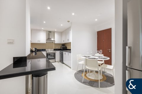 Apartment in Bahar, Jumeirah Beach Residence, Dubai 2 bedrooms, 101 sq.m. № 76444 - photo 18