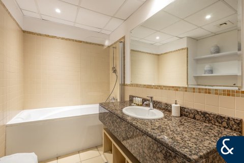 Apartment in Bahar, Jumeirah Beach Residence, Dubai 2 bedrooms, 101 sq.m. № 76444 - photo 7
