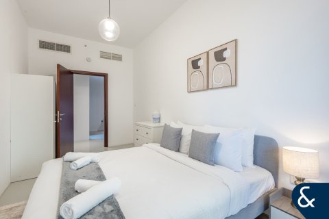 Apartment in Bahar, Jumeirah Beach Residence, Dubai 2 bedrooms, 101 sq.m. № 76444 - photo 12