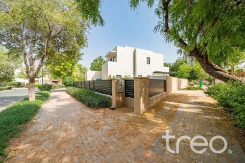 Villa in Saheel, Arabian Ranches, Dubai 4 bedrooms, 380.9 sq.m. № 136317 - photo 11