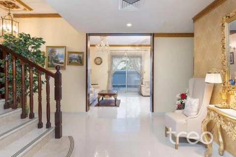 Villa in Falcon City of Wonders, Dubai 5 bedrooms, 603.96 sq.m. № 136314 - photo 14
