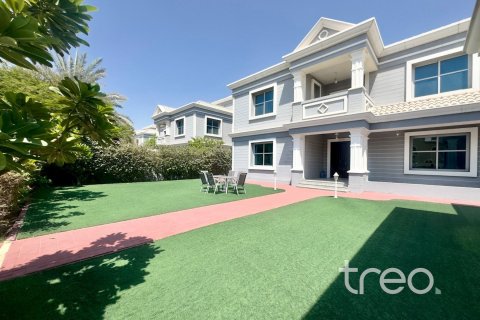 Villa in Falcon City of Wonders, Dubai 5 bedrooms, 603.96 sq.m. № 136314 - photo 5