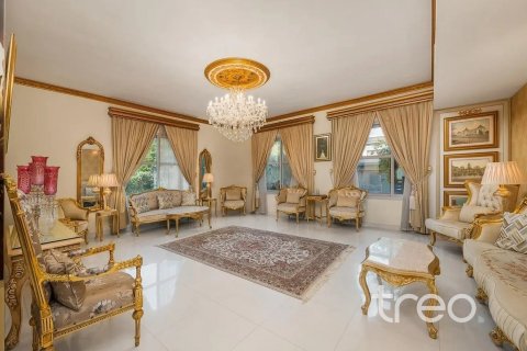 Villa in Falcon City of Wonders, Dubai 5 bedrooms, 603.96 sq.m. № 136314 - photo 20