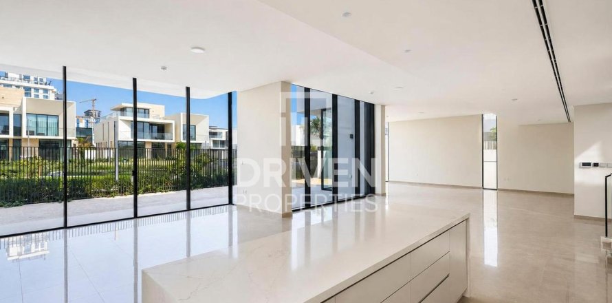 Villa in Dubai Hills Estate, Dubai 5 bedrooms, 649.02 sq.m. № 140985