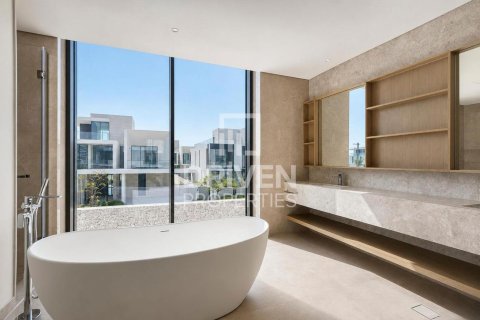 Villa in Dubai Hills Estate, Dubai 5 bedrooms, 649.02 sq.m. № 140985 - photo 21