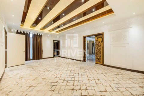 Villa en Nad Al Sheba 2, Nadd Al Sheba, Dubai, 6 dormitorios, 1858.06 m², № 136733 - foto 12