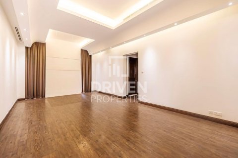 Villa en Nad Al Sheba 2, Nadd Al Sheba, Dubai, 6 dormitorios, 1858.06 m², № 136733 - foto 17