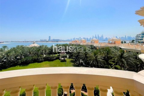 Купить апартаменты в отеле в The Crescent, Пальма Джумейра, Дубай: студию, 62м², № 43930 - фото 10