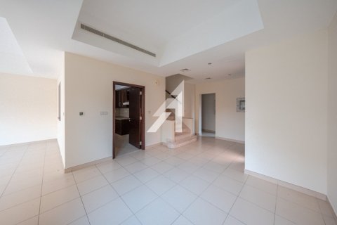 Villa in Mira, Dubai 4 bedrooms, 264 sq.m. № 42436 - photo 11