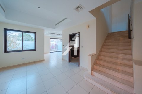 Villa in Mira, Dubai 4 bedrooms, 264 sq.m. № 42436 - photo 23