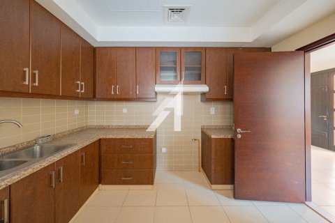 Villa in Mira, Dubai 4 bedrooms, 264 sq.m. № 42436 - photo 20