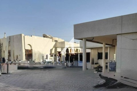 Villa à Dubai, 5 chambres, 929 m², № 42426 - photo 4