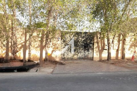 Villa à Dubai, 5 chambres, 929 m², № 42426 - photo 9