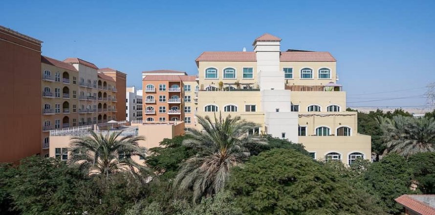 Apartamento en Dubai Investment Park, Dubai, 3 dormitorios, 295 m², № 58024