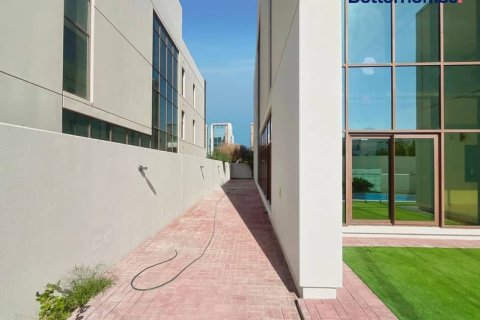 Villa in Meydan, Dubai 6 bedrooms, 513 sq.m. № 58046 - photo 17