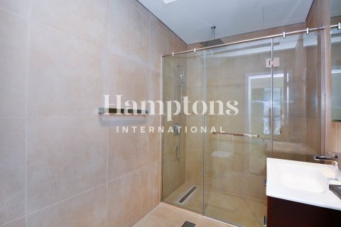 Снять в аренду квартиру в Marina Arcade Tower, Дубай Марина, Дубай: 2 спальни, 112.87714500м², № 103051 - фото 2