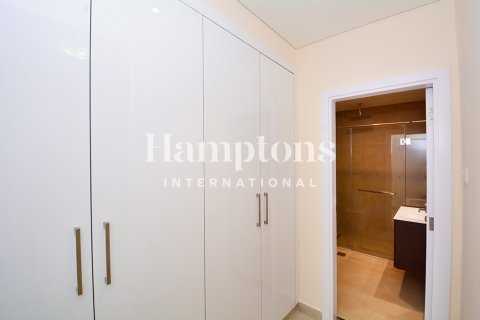 Apartment in Marina Arcade Tower, Dubai Marina, Dubai 2 bedrooms, 112.877 sq.m. № 103051