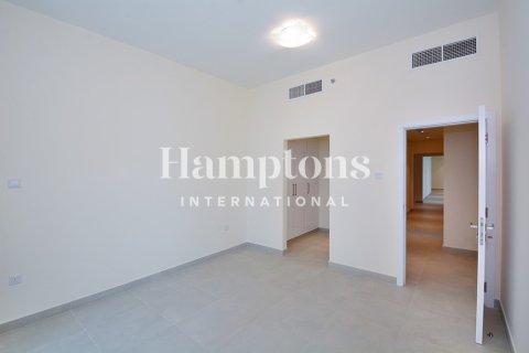 Снять в аренду квартиру в Marina Arcade Tower, Дубай Марина, Дубай: 2 спальни, 112.87714500м², № 103051 - фото 3