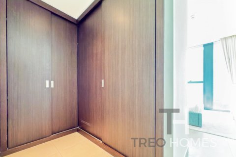 Снять в аренду квартиру в Бурдж-Халифе, Дубай: 1 спальня, 82м², № 16887 - фото 8