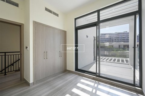Villa in Dubai 4 bedrooms, 228.7 sq.m. № 16890 - photo 5