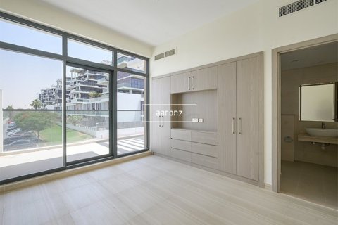 Villa in Dubai 4 bedrooms, 228.7 sq.m. № 16890 - photo 2