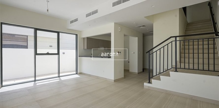 Villa in Dubai 4 bedrooms, 228.7 sq.m. № 16890