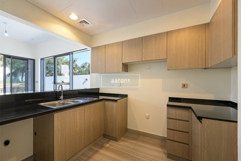 Villa in Dubai 4 bedrooms, 228.7 sq.m. № 16890 - photo 11