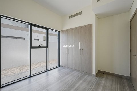 Villa in Dubai 4 bedrooms, 228.7 sq.m. № 16890 - photo 9