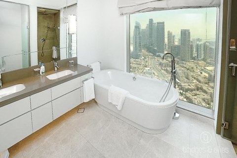 Apartment in Downtown Dubai (Downtown Burj Dubai), Dubai 4 bedrooms, 261.3 sq.m. № 77292 - photo 14