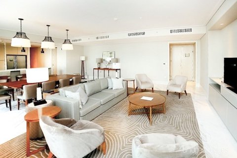 Apartment in Downtown Dubai (Downtown Burj Dubai), Dubai 4 bedrooms, 261.3 sq.m. № 77292 - photo 5